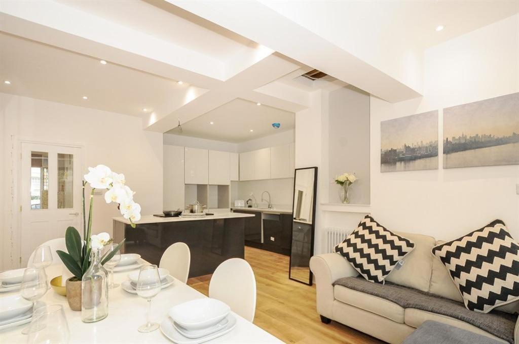 41 Pirbright Rd * London