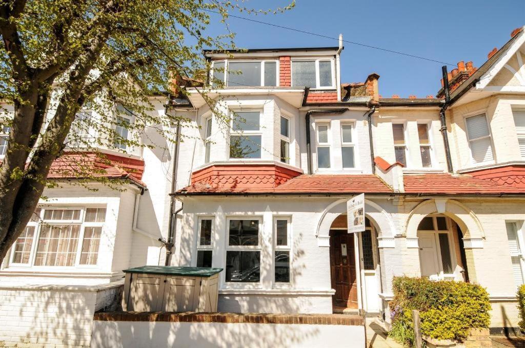 Holiday home 41 Pirbright Rd London